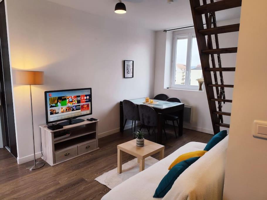 Duplex - Proche Gare & Centre Apartment Compiegne Bagian luar foto