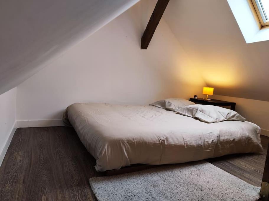Duplex - Proche Gare & Centre Apartment Compiegne Bagian luar foto
